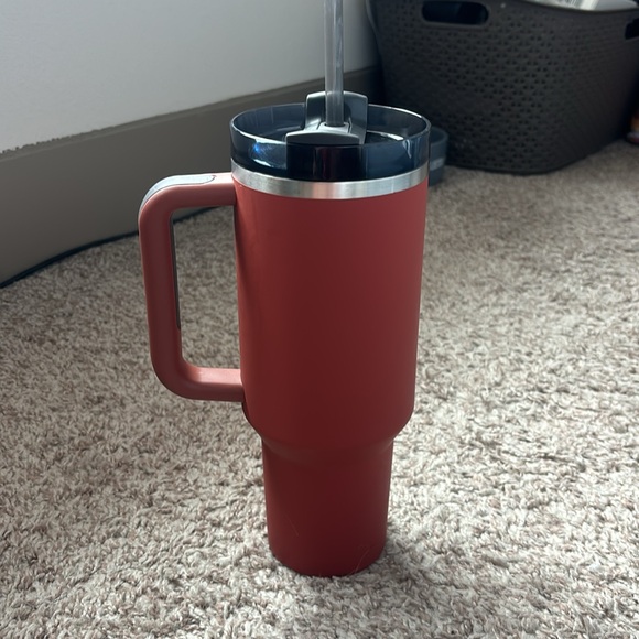 Stanley Cup - RARE COLOR - Picture 2 of 5